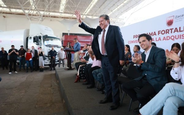 Fortalece Gobernador David Monreal a municipios con entrega de 26 unidades vehiculares mediante esquema peso a peso