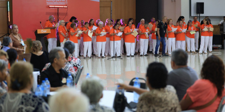 Festeja DIF Nuevo León a los Adultos Mayores del Estado