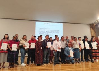 Ganan artesanos guerrerenses premios en la XII Edición del Concurso Nacional Grandes Maestras y Maestros