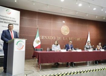 Educación debe incluir competencias digitales, con acento en valores humanos: Zapata Bello