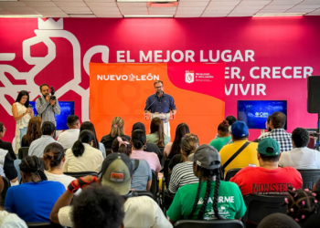 Entrega Igualdad e Inclusión certificados de primaria a personas migrantes