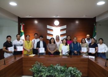 Concluye personal del IEEPCO curso de diseño gráfico