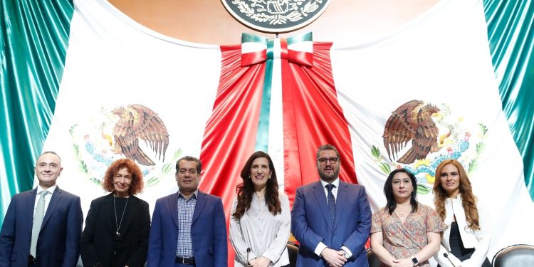 Importante, impulsar una cultura de apertura y honestidad en las instituciones y la Cámara de Diputados no debe ser la excepción: López Rabadán