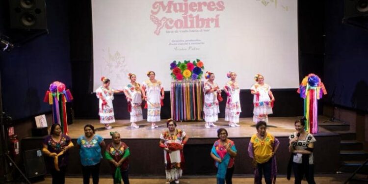 Reflexiones y diálogos en el Coloquio Internacional «Pensar la escena 2025» de la UNAY