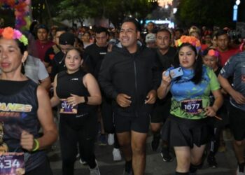 Con participación de más de 10 mil personas, Eduardo Ramírez se suma a la Ruta Xibalbá 5K en Tuxtla Gutiérrez