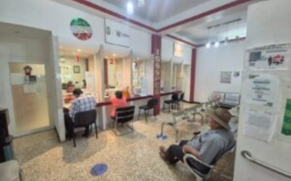 El gobierno del estado cumple con pensionados y jubilados: inicia dispersión de la nómina de septiembre del ISSSPEG