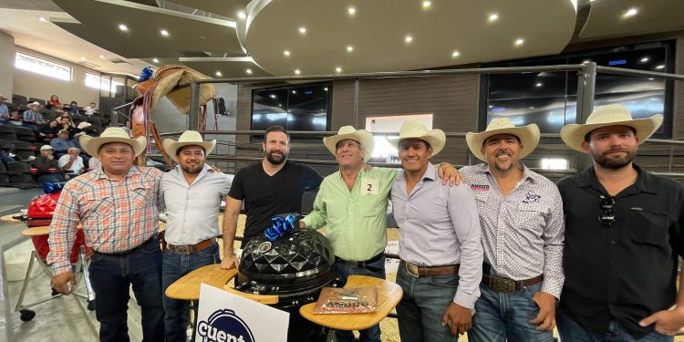 Impulsa SDR alternativas de comercialización con subastas de novillos en Expogan 2025