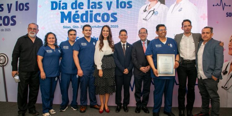 Reconoce Gobernadora labor de las y los médicos de Guanajuato