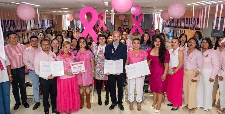 Signan Cobao y Fucam convenio para la realización de mastografías a bajo costo