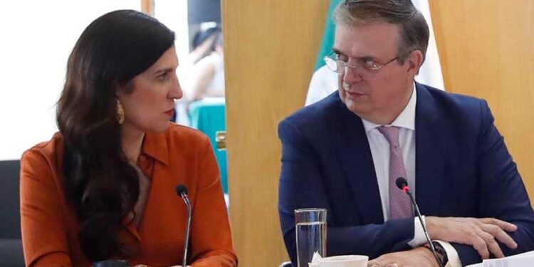 Solicita Kenia López Rabadán comisión plural de diputados en el Cuarto de al lado para revisión del T-MEC