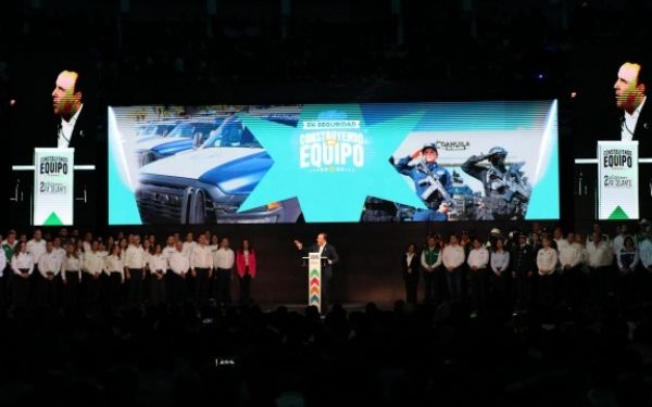 Estamos construyendo en equipo un mejor Coahuila: Manolo