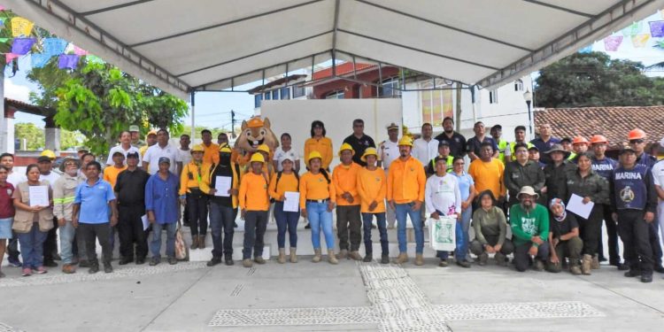 Fortalece Coesfo cultura de prevención de incendios y restauración ecológica en Santa María Huatulco