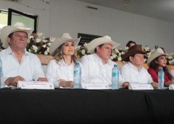 Gobernador Díaz Mena enaltece identidad tizimileña y respalda la Feria de Reyes 2026