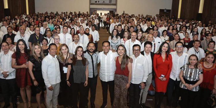 Asiste Eduardo Ramírez a la conmemoración del 24 aniversario de la Auditoría Superior del Estado de Chiapas.