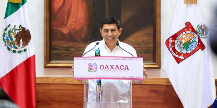 En 3 años de trabajo, Gobierno de Salomón Jara atiende 3 mil 92 kilómetros de caminos