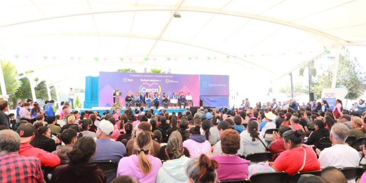 EN ASIENTOS, TERE JIMÉNEZ ACERCA SERVICIOS A LAS FAMILIAS Y SUPERVISA AVANCES DE OBRA PÚBLICA