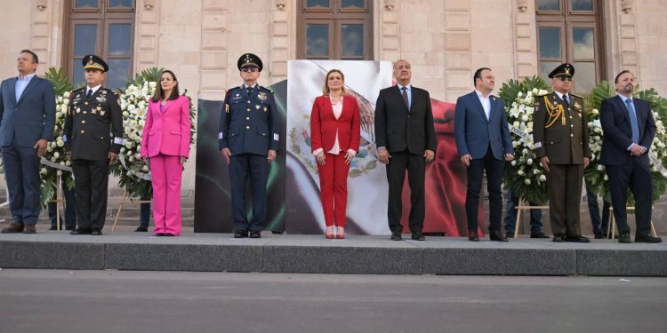 Encabeza Maru Campos desfile conmemorativo por el 115 Aniversario del Inicio de la Revolución Mexicana