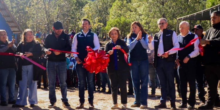 Inaugura DIF Estatal Cerenam No. 21 y comedor comunitario en Uruachi