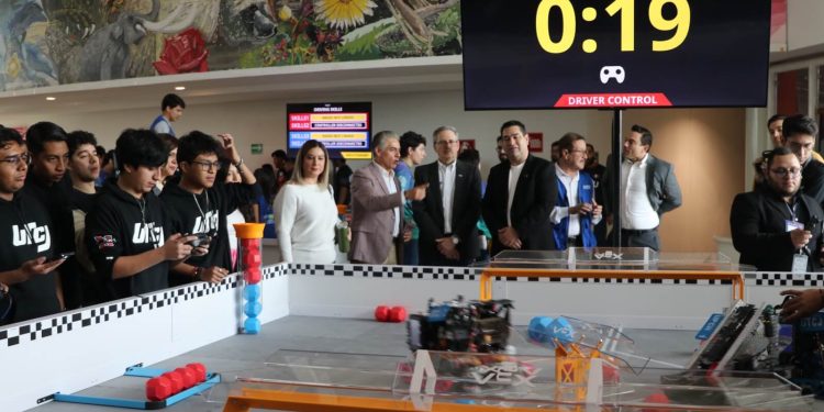 Inauguran el Campeonato Estatal de Robótica 2025 con la participación de más de 500 estudiantes
