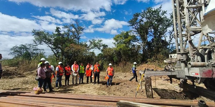Inicia Ceabien rehabilitación del sistema de agua potable de San Agustín Yatareni