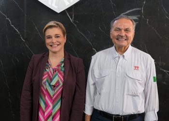 Maru Campos sostiene reunión de trabajo con el director general del Infonavit