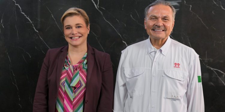 Maru Campos sostiene reunión de trabajo con el director general del Infonavit