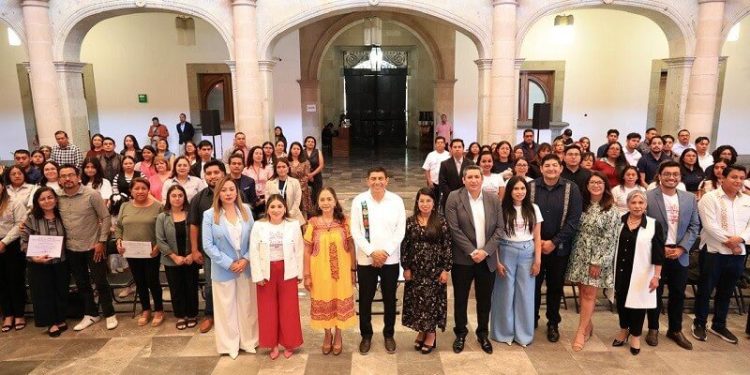 Pone en marcha Salomón Jara programa Puentes de Amor, Familias de Acogida para brindar seguridad a la niñez y adolescencia