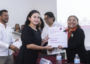 Premian la excelencia científica en Yucatán
