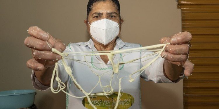 Se consolida protección del quesillo de Reyes Etla con acreditación del ITVE como instancia certificadora: Sedeco