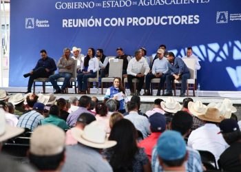 TERE JIMÉNEZ SE REÚNE CON PRODUCTORES DEL CAMPO PARA ATENDER SUS SOLICITUDES