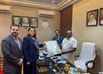 TERE JIMÉNEZ REALIZA GIRA DE TRABAJO EN LA INDIA EN BUSCA DE NUEVAS INVERSIONES