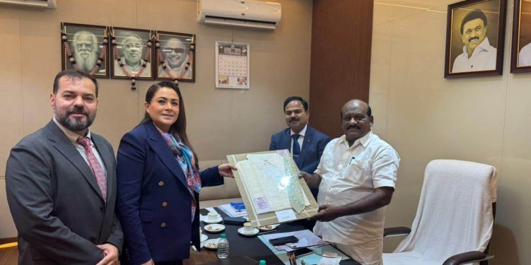 TERE JIMÉNEZ REALIZA GIRA DE TRABAJO EN LA INDIA EN BUSCA DE NUEVAS INVERSIONES