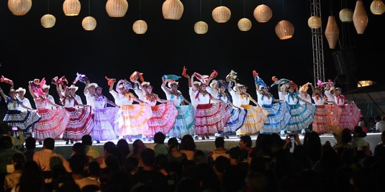 Tradición y fiesta llegan a Puerto Escondido con la Guelaguetza del Mar 2025: Sectur