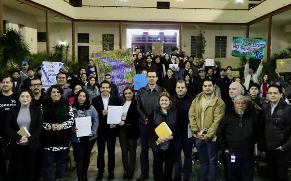 Acuerdan Un Río en el Río y Gobierno del Estado colaboración para proteger al Río Santa Catarina