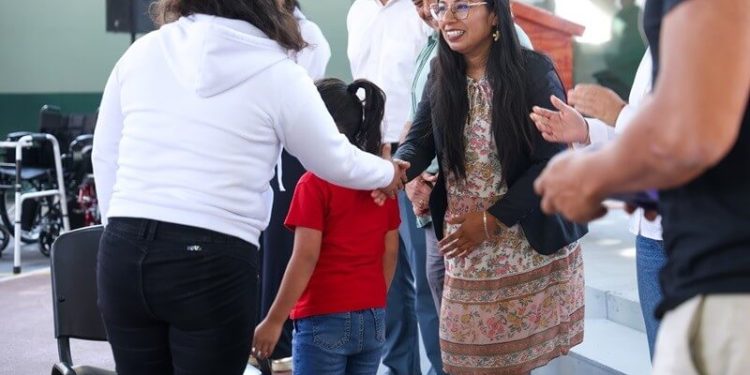 Entregan DIF Oaxaca y Beneficencia Pública 190 apoyos funcionales para personas con discapacidad