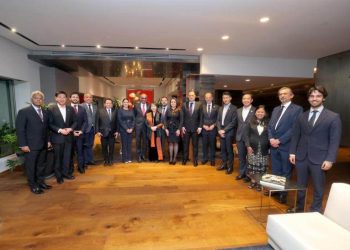 Gobernador Joaquín Díaz Mena participa en cena de trabajo con el Presidente de la República de Singapur