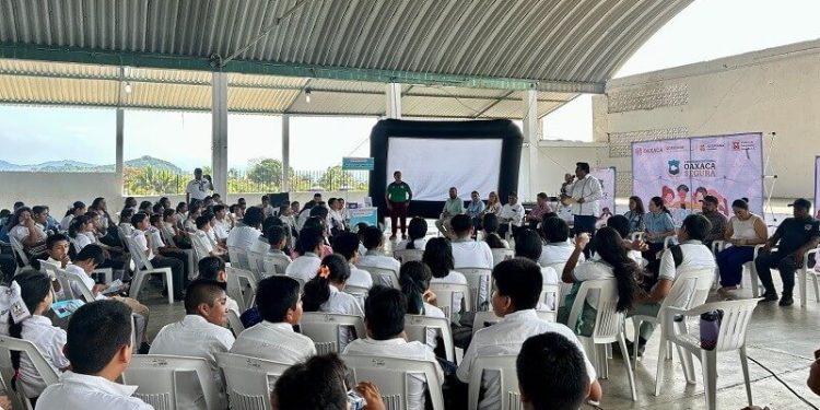 Impulsa SE-Sipinna acciones de prevención de adicciones a la niñez y juventudes de Santiago Jamiltepec