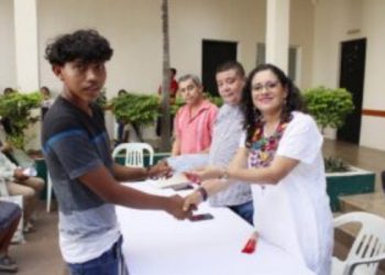 Premian a los ganadores del XI Concurso Local Artesanal de Sombrero de Palma