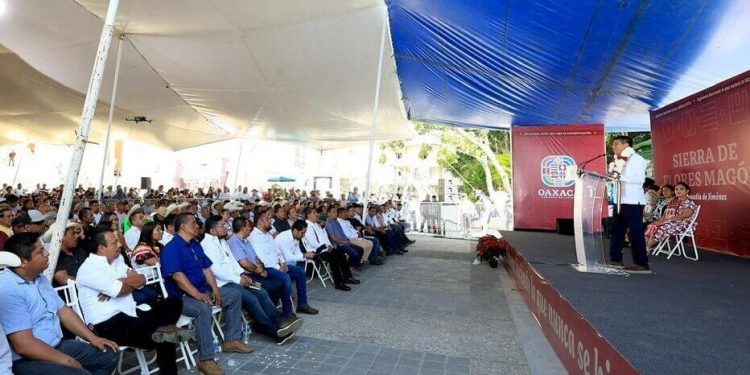 ¡Vamos por más!, Salomón Jara realiza acciones que fortalecen la educación de la Sierra de Flores Magón